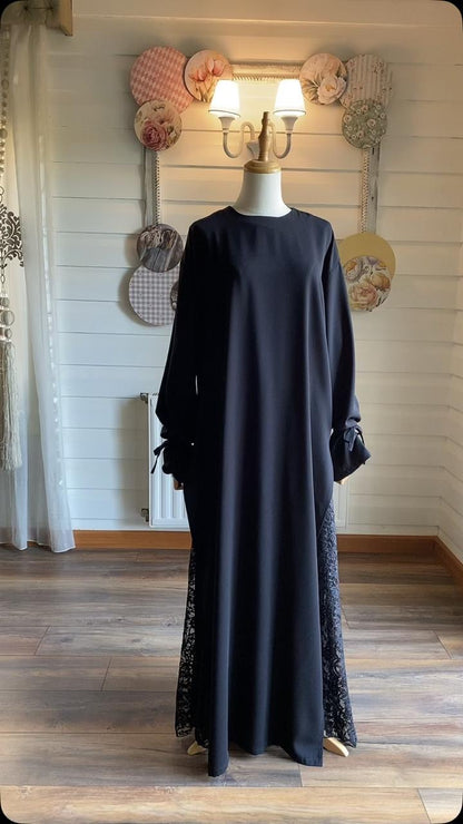 The Noir Lace Accent Abaya